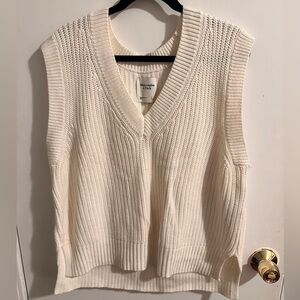 Abercrombie & Fitch Women's Cream V-Neck Sweater Vest